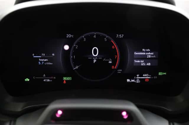 Lexus LBX (2024) thumbnail 6
