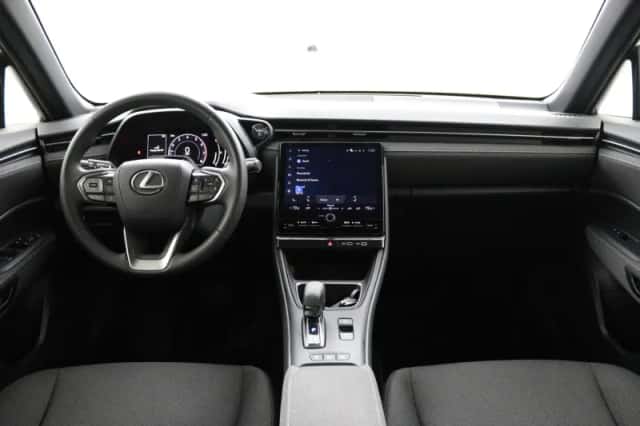 Lexus LBX (2025) thumbnail 4