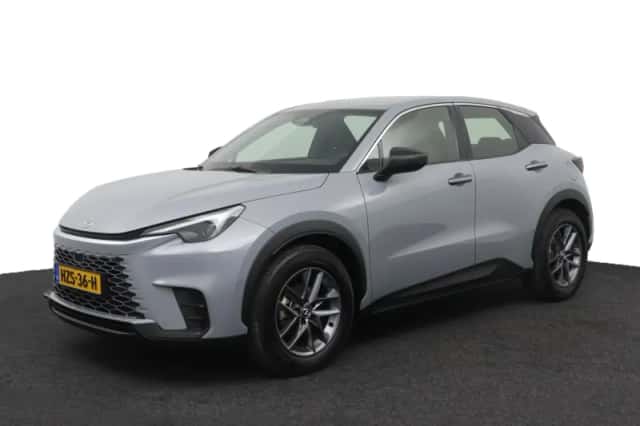 Lexus LBX (2025) thumbnail 1
