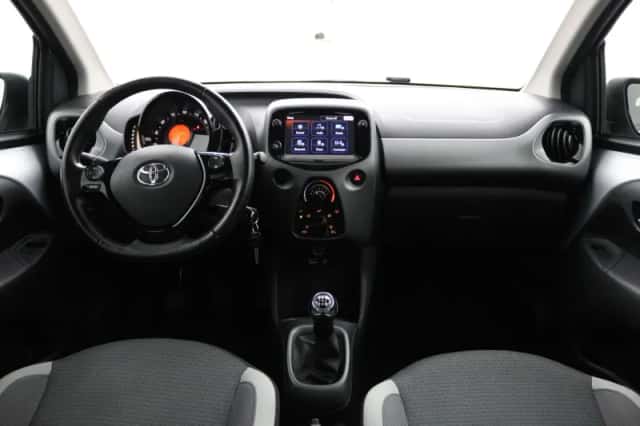 Toyota Aygo (2022) thumbnail 4