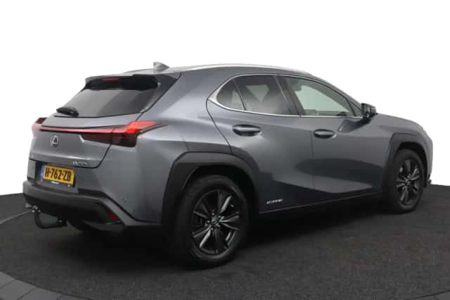 Lexus UX (2020) thumbnail 2