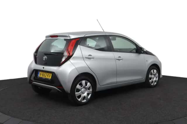 Toyota Aygo (2021) thumbnail 2