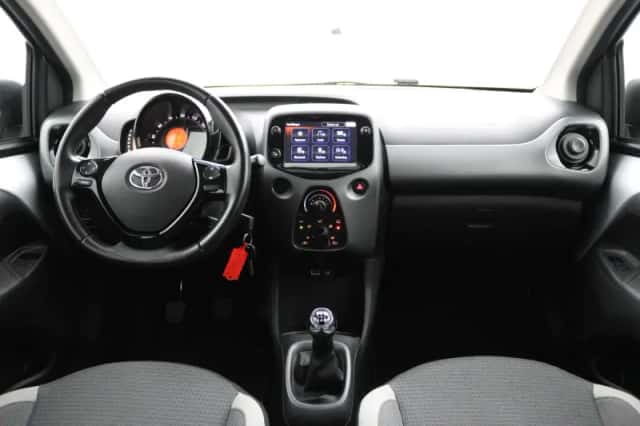 Toyota Aygo (2021) thumbnail 4