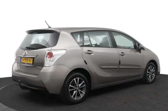 Toyota Verso (2014) thumbnail 2
