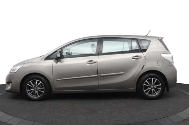 Toyota Verso (2014) thumbnail 3