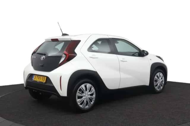 Toyota Aygo X (2024) thumbnail 2