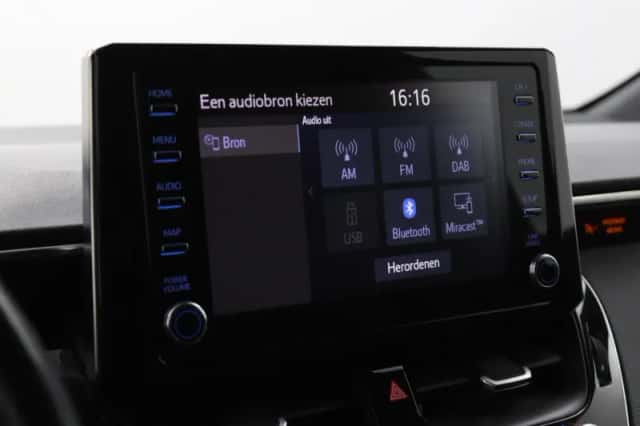 Toyota Corolla (2021) thumbnail 3