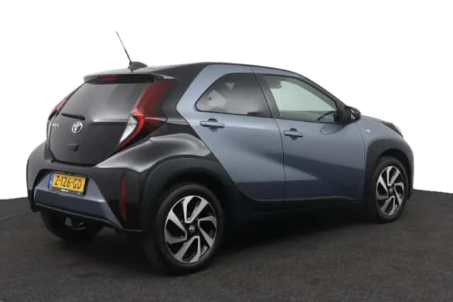 Toyota Aygo X (2024) thumbnail 2