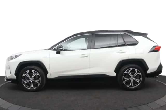 Toyota RAV4 (2021) thumbnail 3