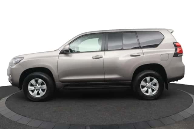 Toyota Land Cruiser (2021) thumbnail 3