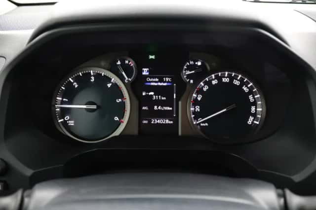 Toyota Land Cruiser (2021) thumbnail 4