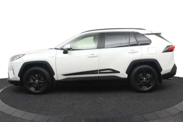 Toyota RAV4 (2021) thumbnail 3