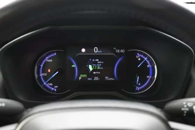Toyota RAV4 (2021) thumbnail 6