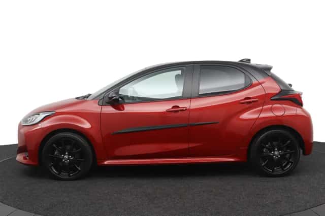 Toyota Yaris (2022) thumbnail 3
