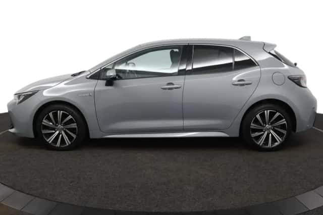 Toyota Corolla (2021) thumbnail 3