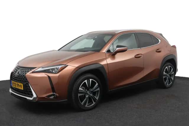 Lexus UX (2024) thumbnail 1