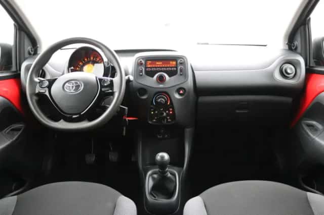 Toyota Aygo (2017) thumbnail 4