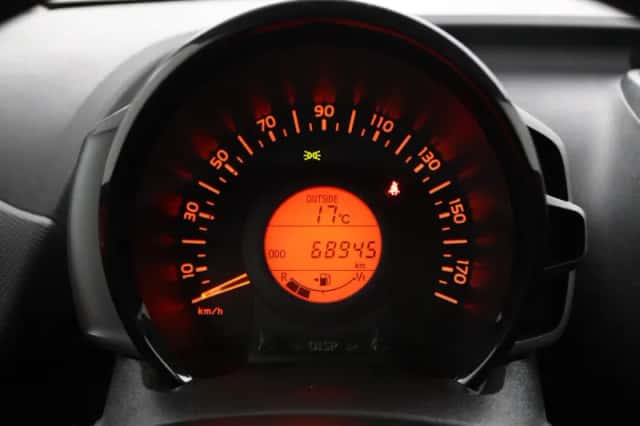 Toyota Aygo (2017) thumbnail 6