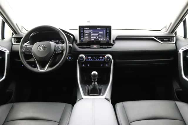 Toyota RAV4 (2022) thumbnail 4