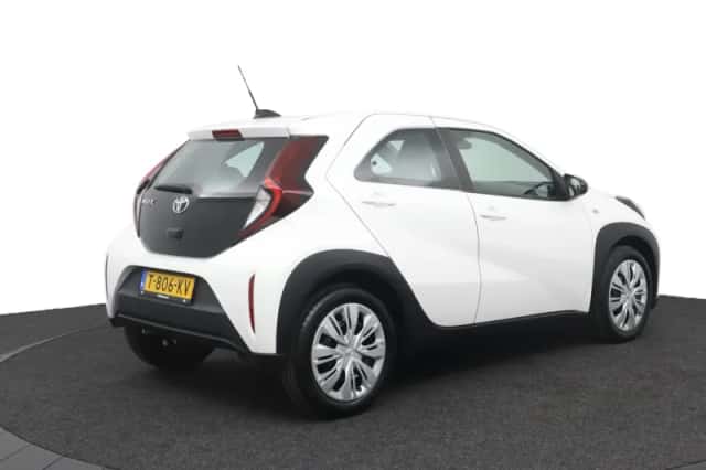 Toyota Aygo X (2023) thumbnail 2