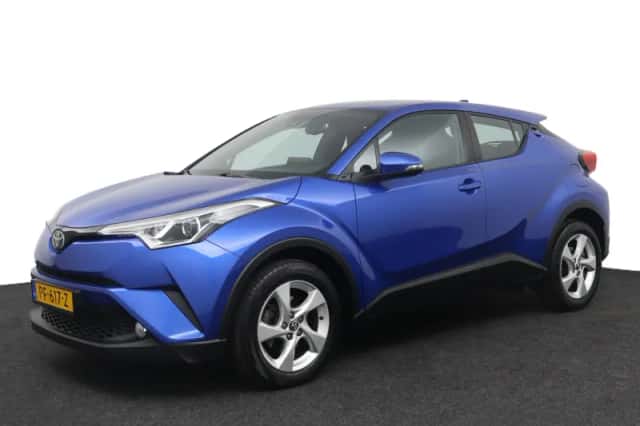 Toyota C-HR (2017) thumbnail 1