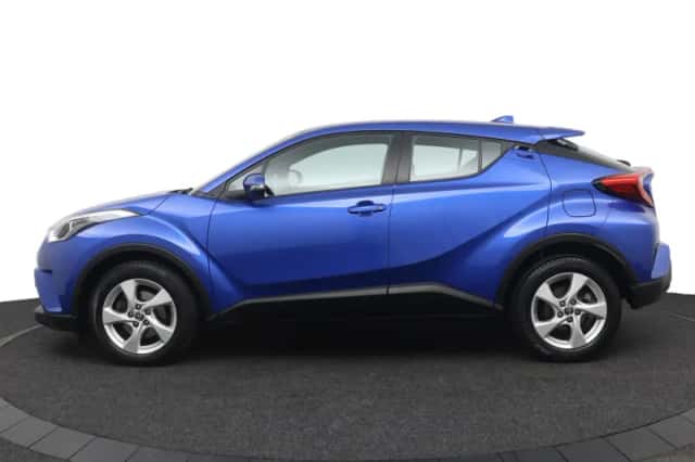 Toyota C-HR (2017) thumbnail 3