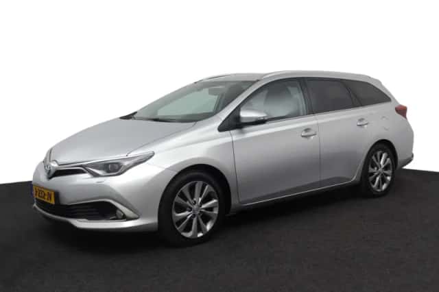 Toyota Auris (2017) thumbnail 1