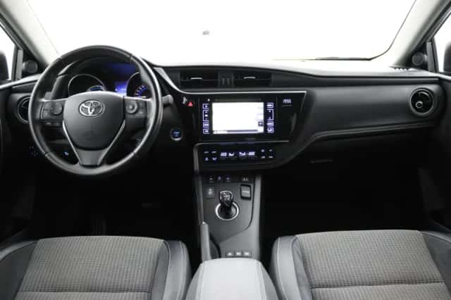 Toyota Auris (2017) thumbnail 4