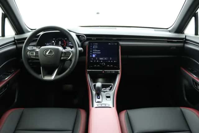 Lexus LBX (2026) thumbnail 4