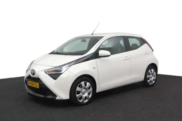 Toyota Aygo (2021) thumbnail 1