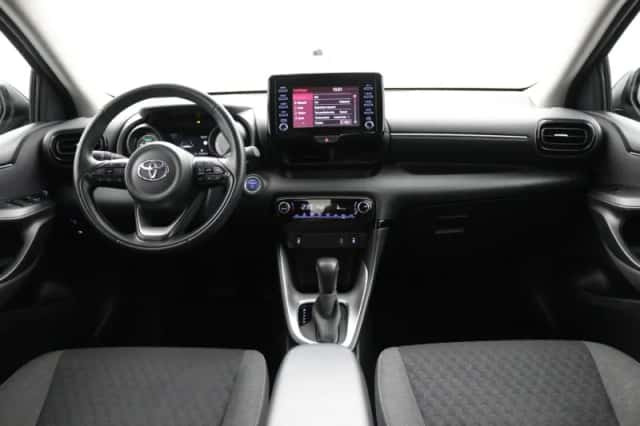 Toyota Yaris (2023) thumbnail 4