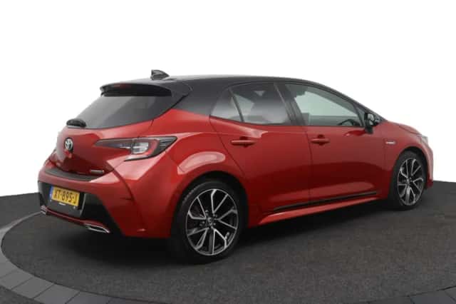 Toyota Corolla (2019) thumbnail 2