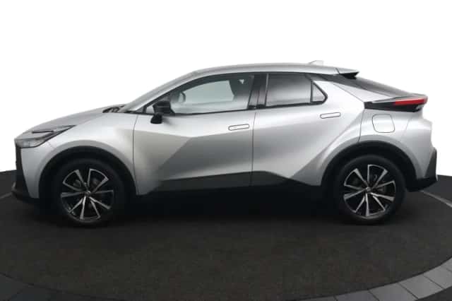 Toyota C-HR (2024) thumbnail 2