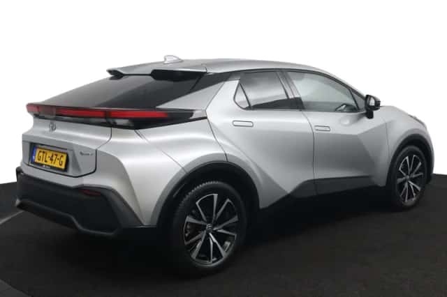 Toyota C-HR (2024) thumbnail 5