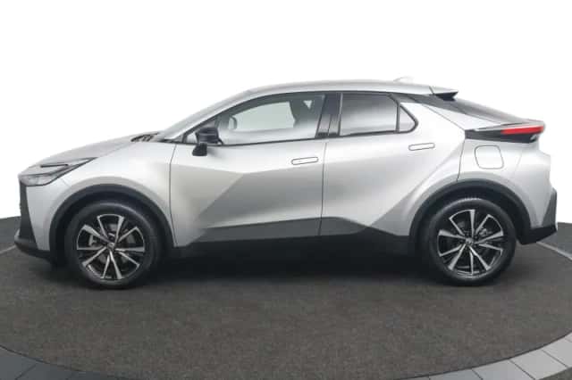 Toyota C-HR (2025) thumbnail 5