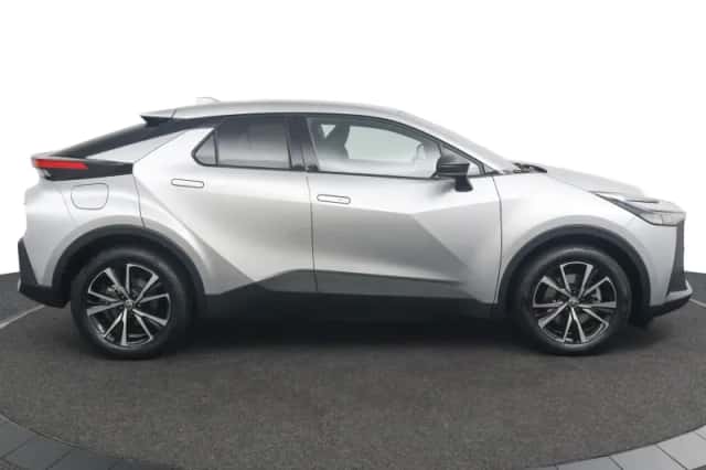 Toyota C-HR (2025) thumbnail 6