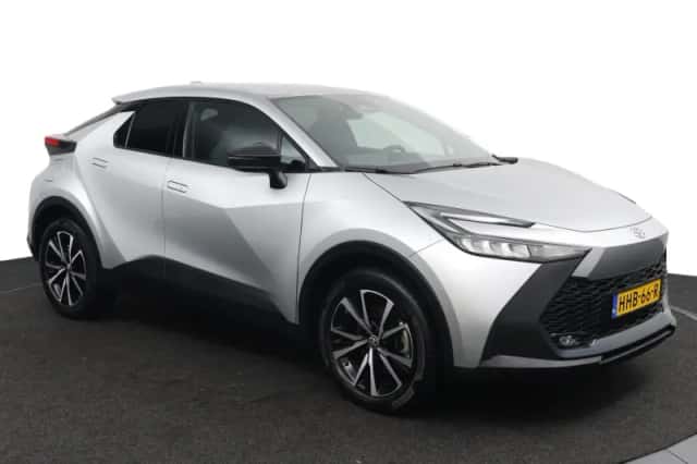 Toyota C-HR (2025) thumbnail 3