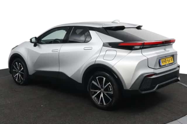 Toyota C-HR (2025) thumbnail 4