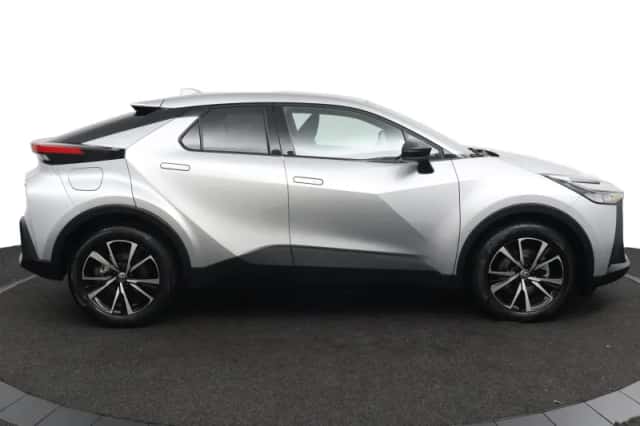 Toyota C-HR (2025) thumbnail 6