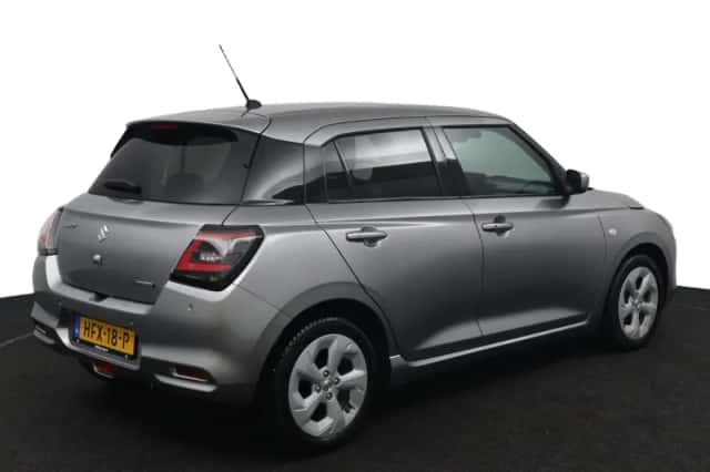 Suzuki Swift (2025) thumbnail 2
