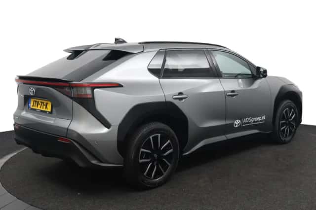 Toyota bZ4X (2026) thumbnail 2