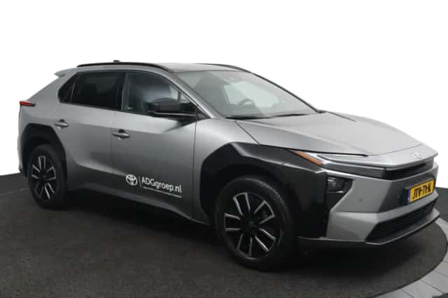 Toyota bZ4X (2026) thumbnail 3