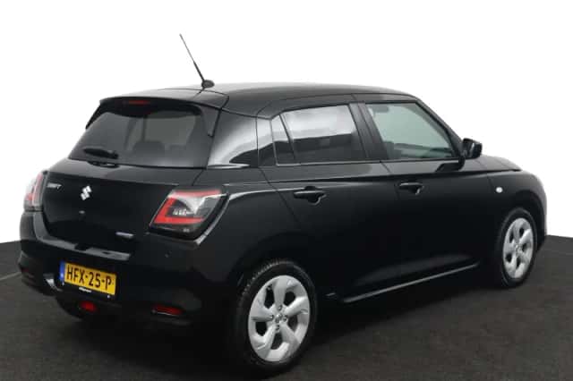 Suzuki Swift (2025) thumbnail 2