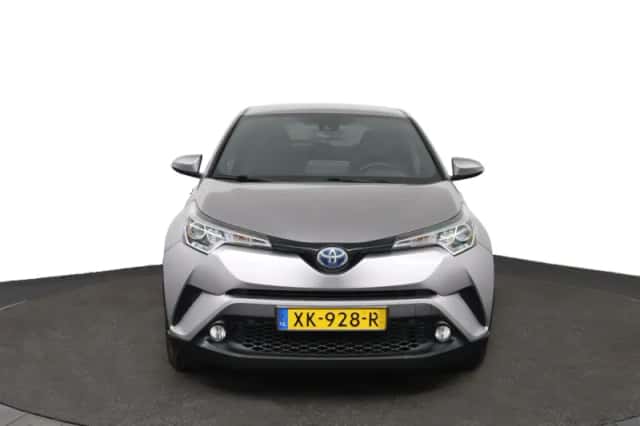 Toyota C-HR (2019) thumbnail 3