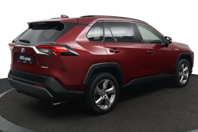 Toyota RAV4 (2021) thumbnail 2
