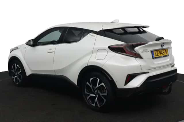 Toyota C-HR (2019) thumbnail 4