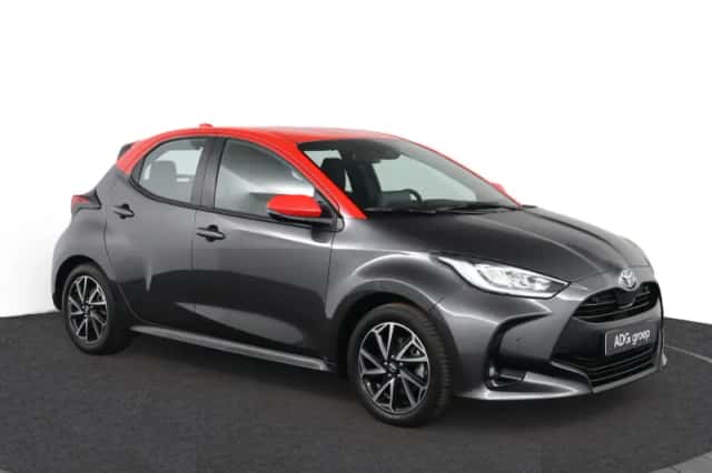 Toyota Yaris (2021) thumbnail 2