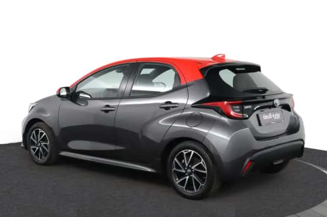 Toyota Yaris (2021) thumbnail 4