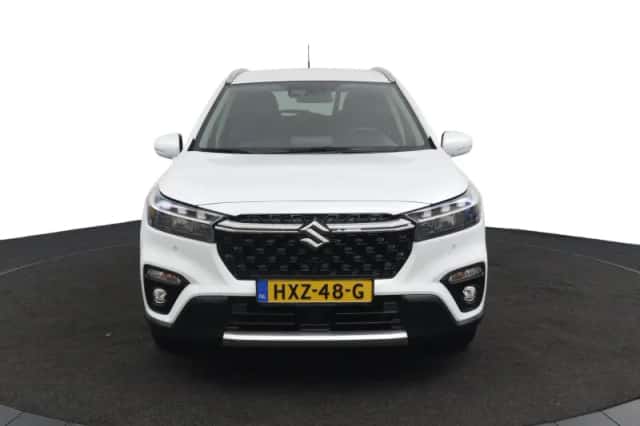 Suzuki S-Cross (2023) thumbnail 3