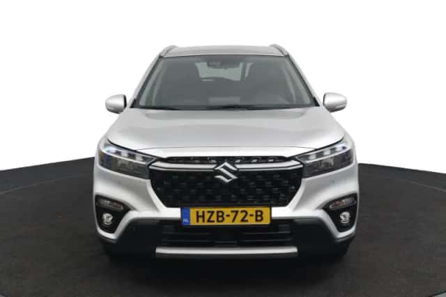 Suzuki S-Cross (2023) thumbnail 3